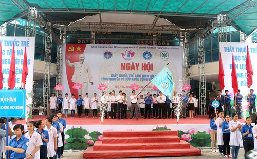 Акция «Молодые врачи выполняют заветы президента Хо Ши Мина» - ảnh 1